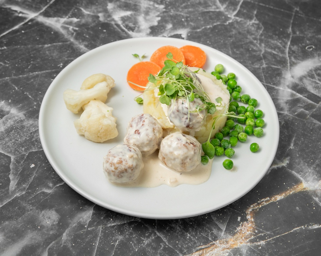 Pork Meatballs in Cream Sauce with Mashed Potatoes and Veggies (400 g, Frozen Heat & Serve Meal)