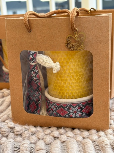 "Best Mom" Gift (Homey Candle & Motanka)